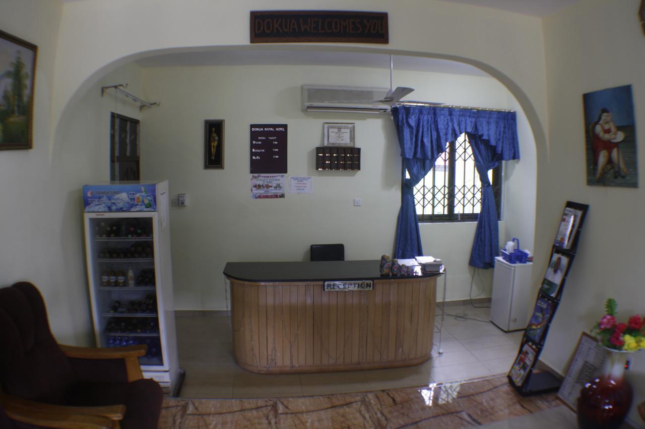 Dokua Royal Hotel Kwabenya Экстерьер фото